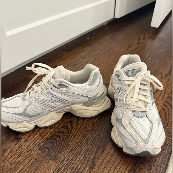 New Balance 9060 Sneakers - Picture 3 of 3